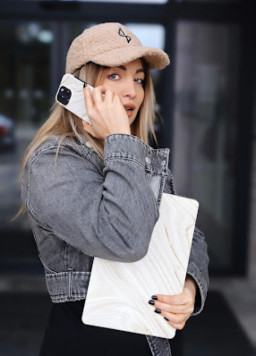 @elizabeth-lore Elizabeth Lore