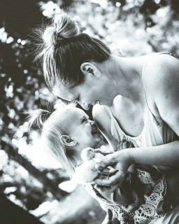 @mama-li-ve Veronika Herinkova