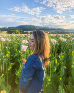 @nicol-zemanova Nikola Zemanová