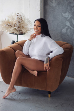 Angie Mangombe  @angie.mangombe