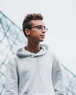 Tomáš Dvořák  @tomikdvorak