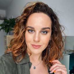 Karla Skalová  @karlaskalova.makeup