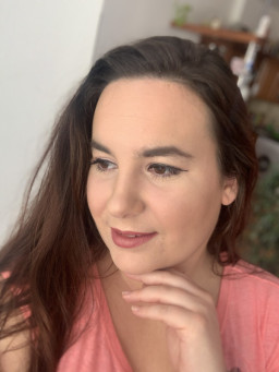 Shelf Of Beauty Eliška 